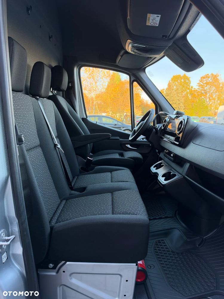 Mercedes-Benz Sprinter - 27