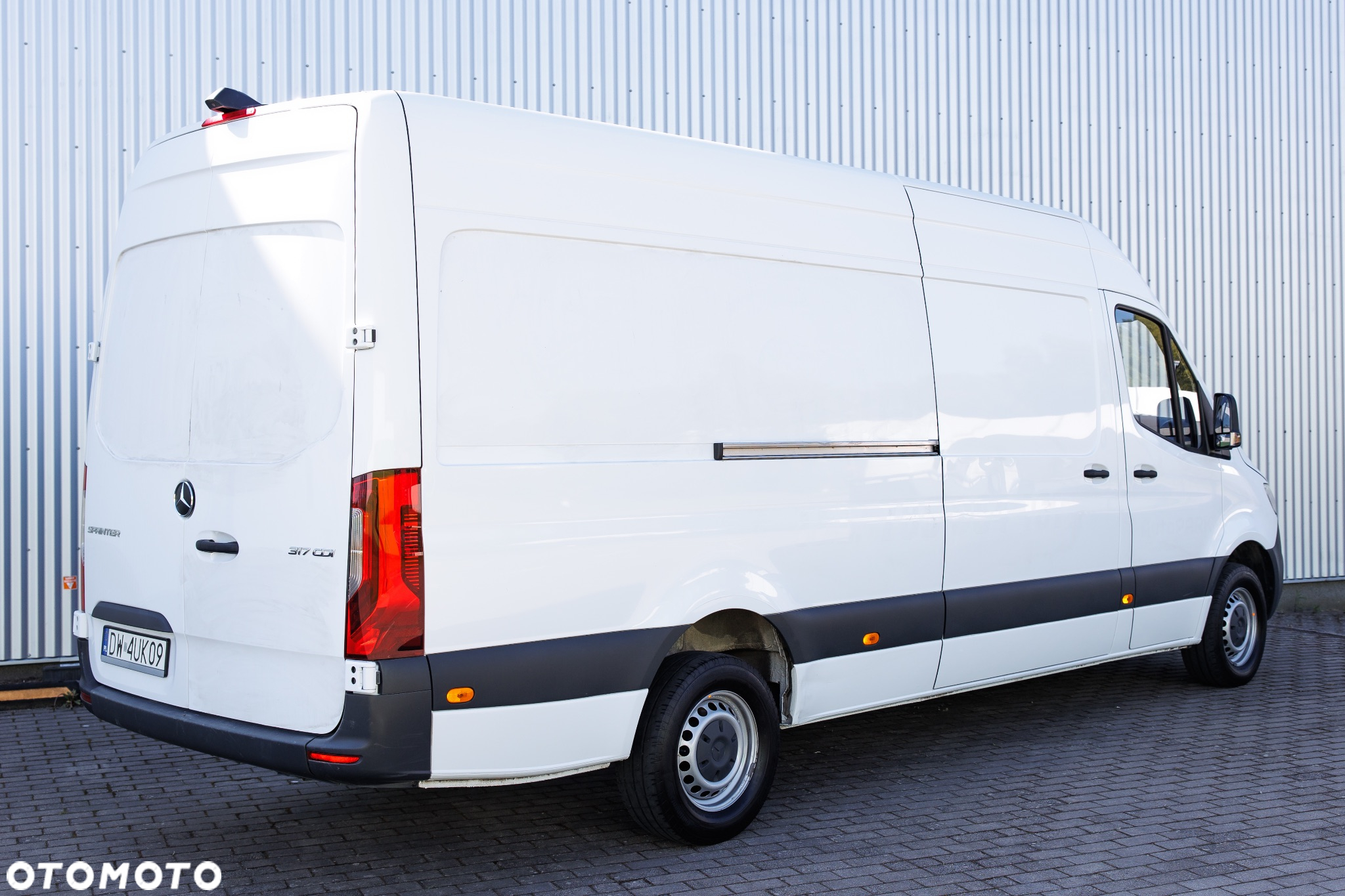 Mercedes-Benz Sprinter - 13