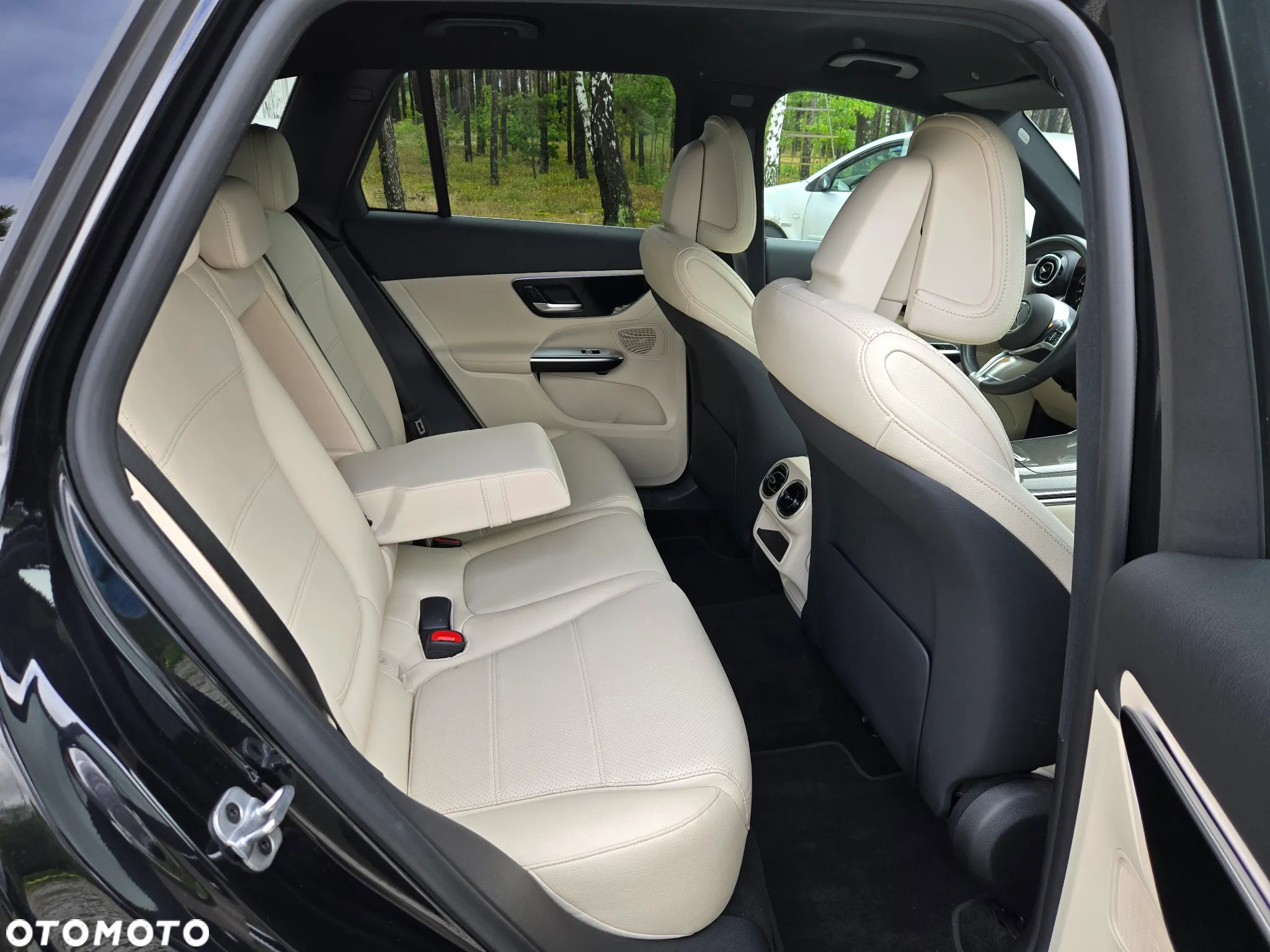 Mercedes-Benz GLC - 15