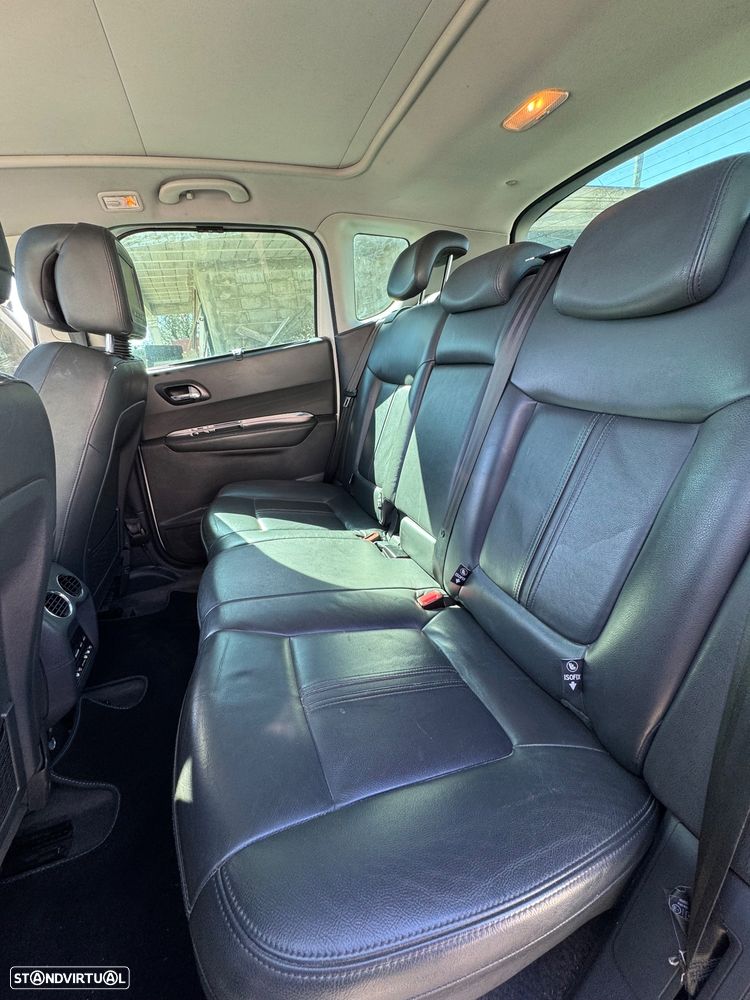 Peugeot 3008 2.0 HDi Hybrid4 - 5