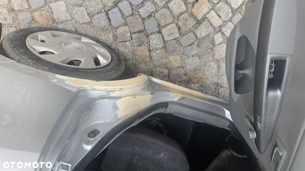 Mazda 2 - 5