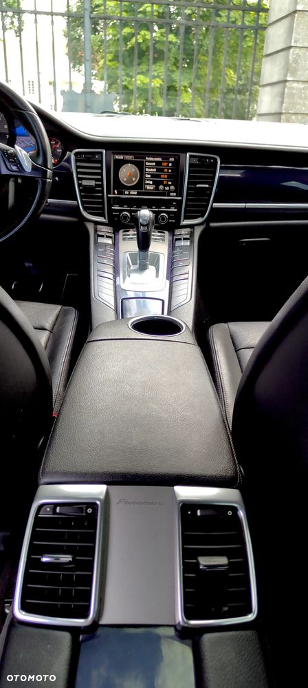 Porsche Panamera 4 PDK - 14