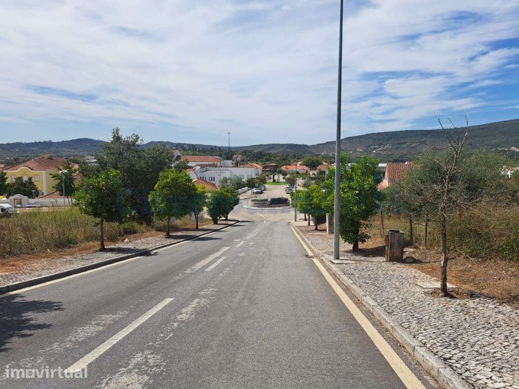 Excelente lote de terreno para construção no centro de Alvaiázere - Grande imagem: 4/13