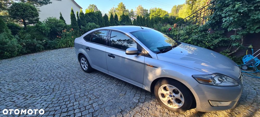 Ford Mondeo 1.8 TDCi Ambiente - 32