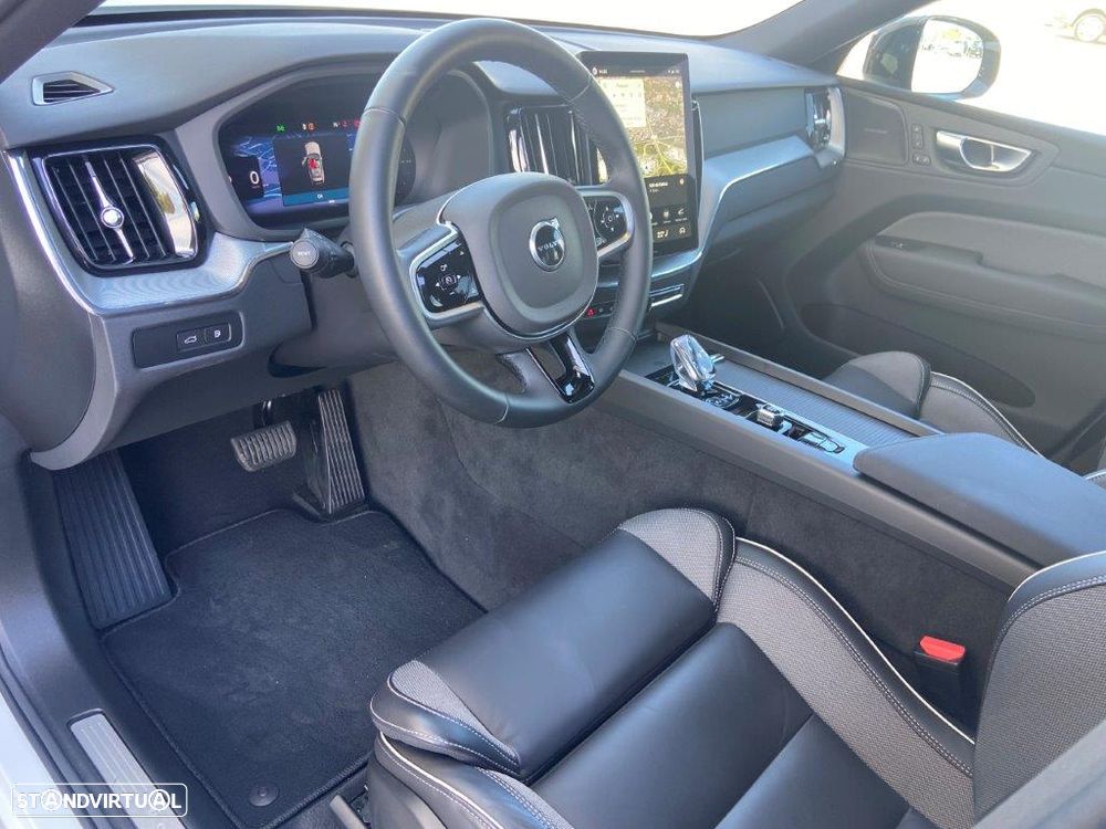 Volvo XC 60 2.0 T8 PHEV Ultimate Dark AWD - 8