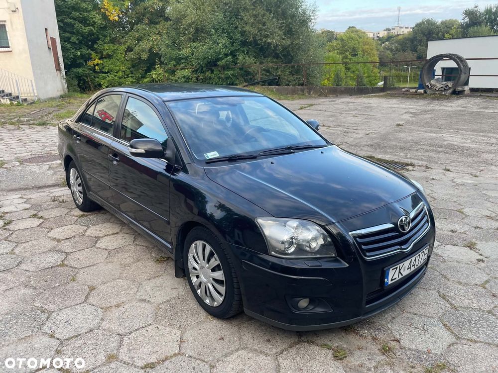 Toyota Avensis - 1