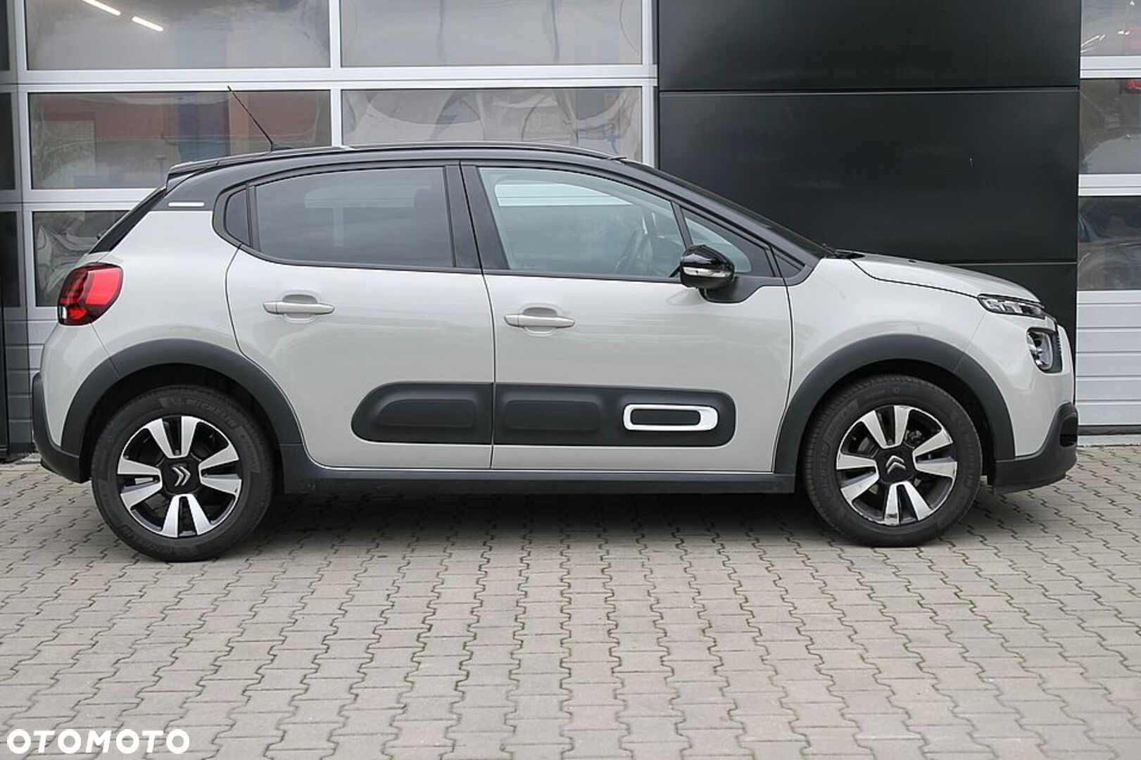 Citroën C3 1.2 PureTech Plus - 12