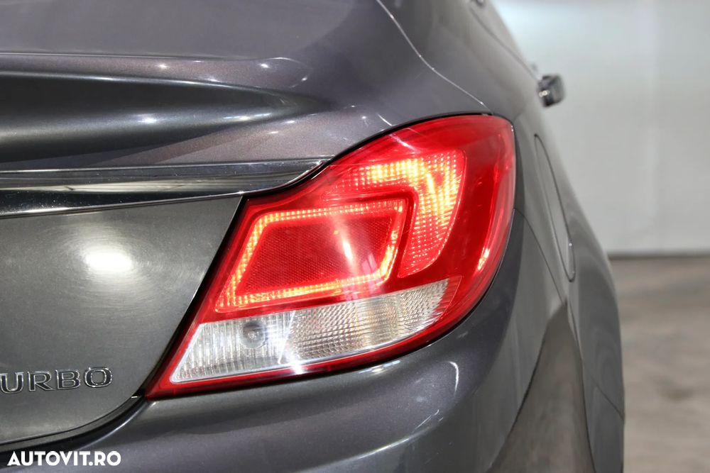 Opel Insignia 2.0 Turbo - 33