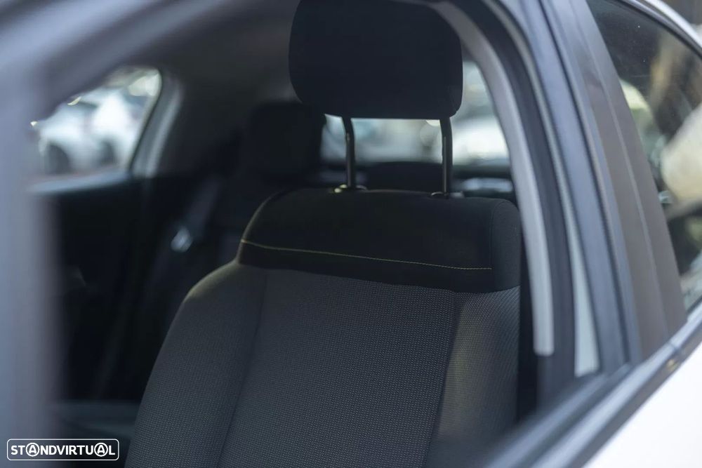 Citroën C3 1.2 PureTech Feel — fotografia 17