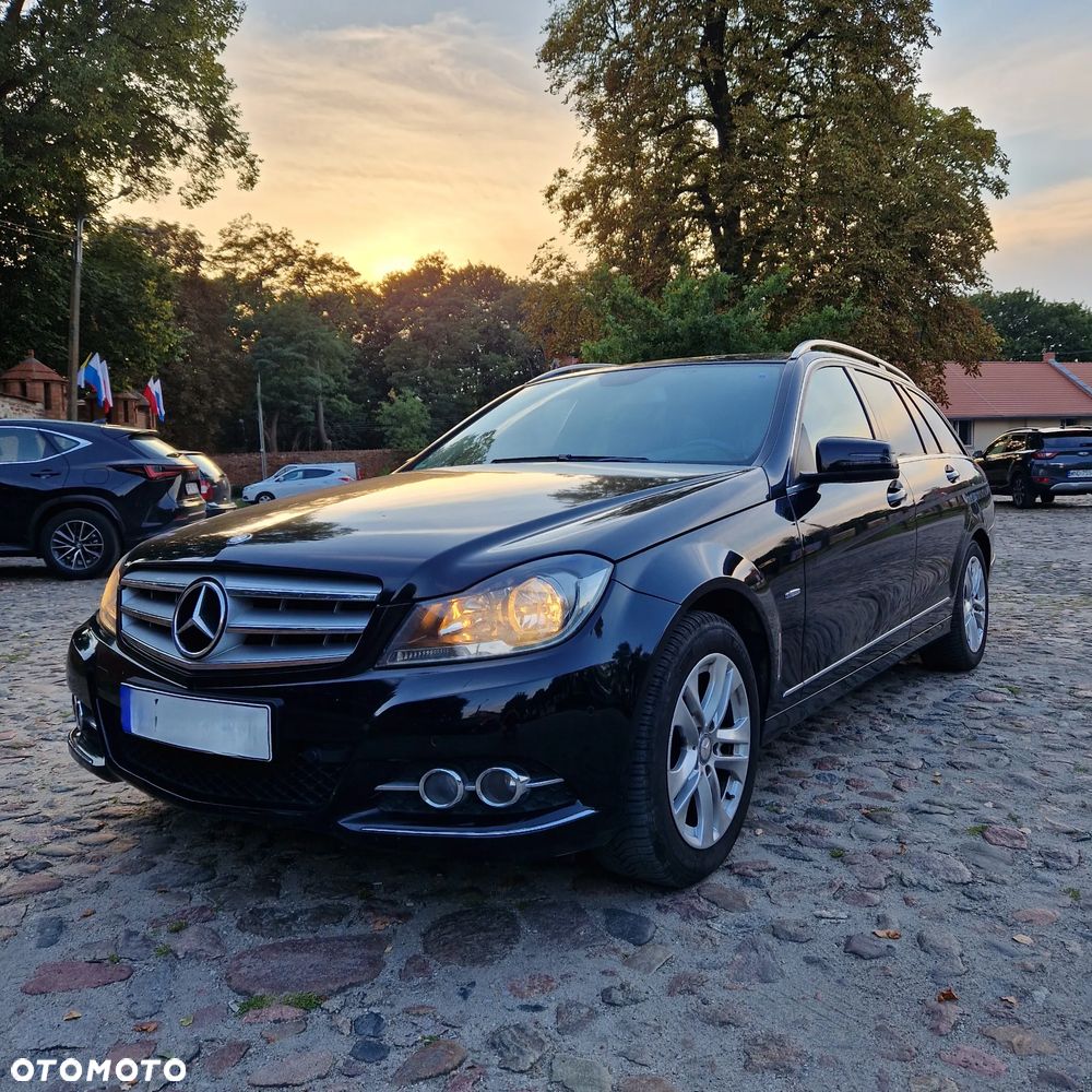 Mercedes-Benz Klasa C 220 CDI DPF (BlueEFFICIENCY) 7G-TRONIC Avantgarde - 2