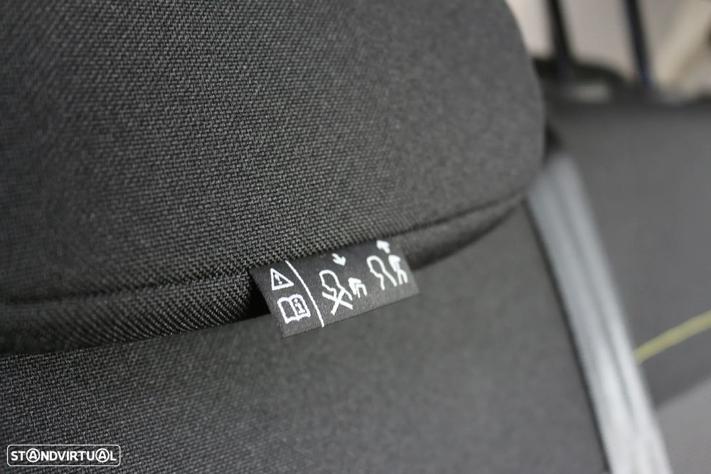 Citroën C3 1.2 PureTech Shine - 29