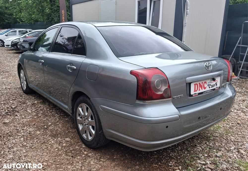 Toyota Avensis 2.0 D-4D Executive - 5