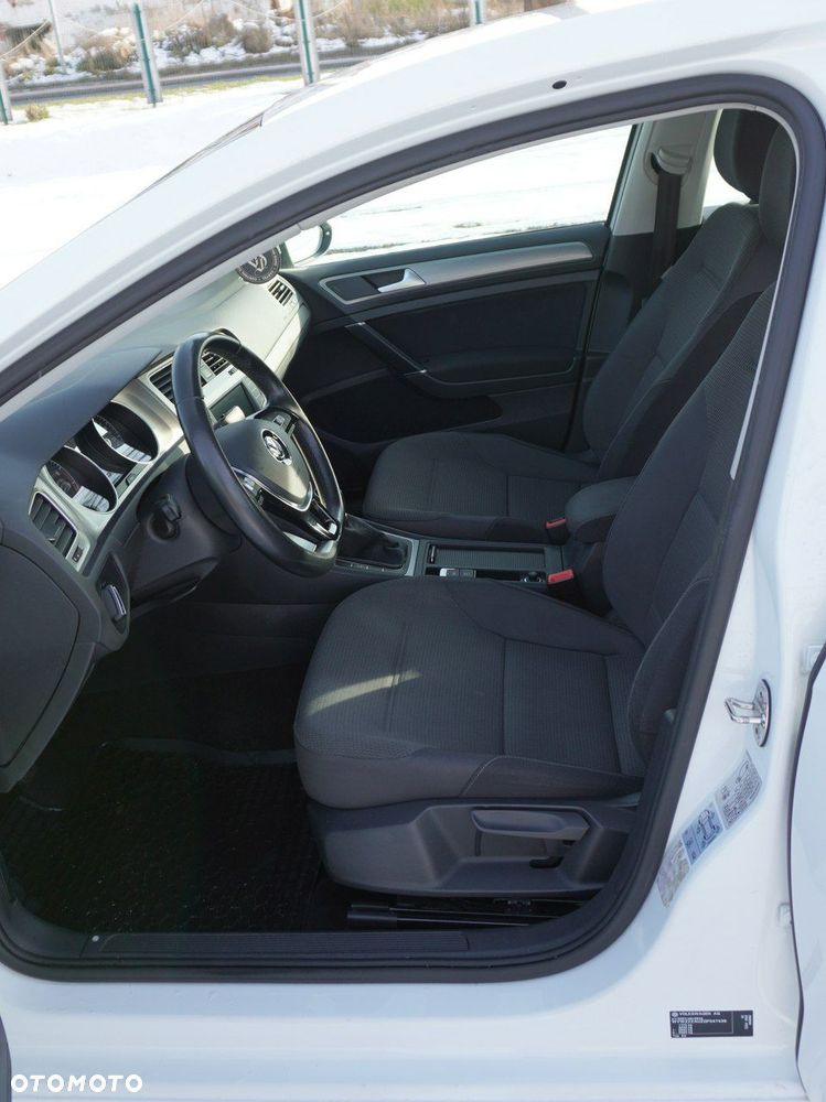 Volkswagen Golf - 19