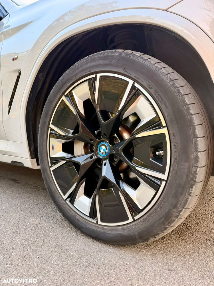 BMW iX3 - 8