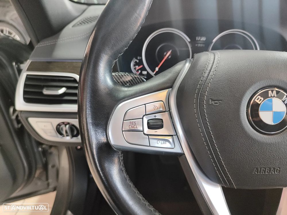 BMW 740 e iPerformance Pack M - 24