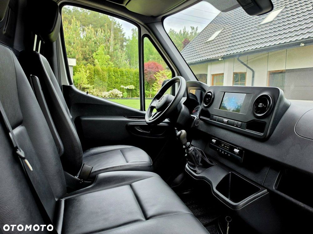 Mercedes-Benz Sprinter - 8