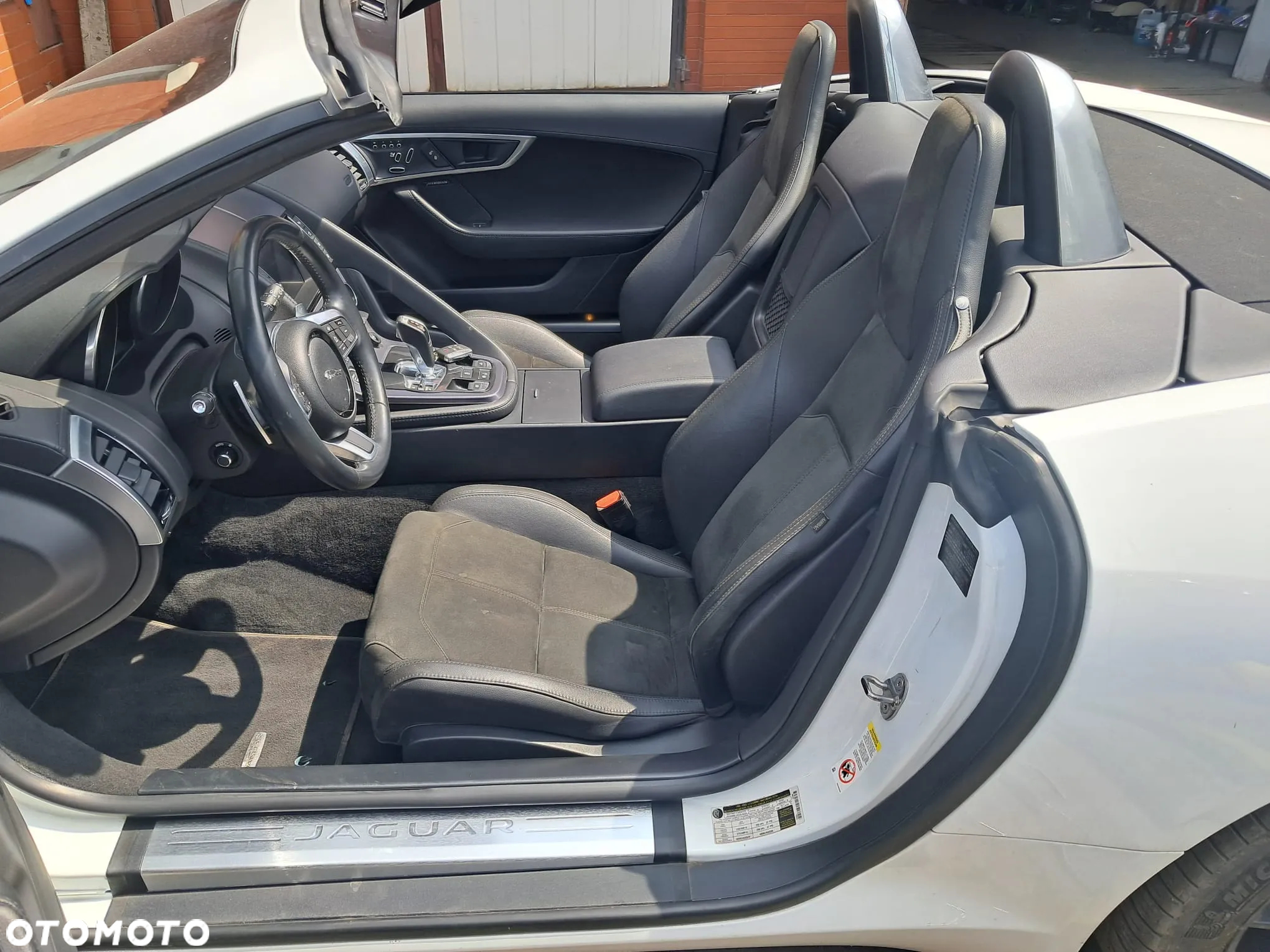 Jaguar F-Type 2.0 Turbo First Edition - 9