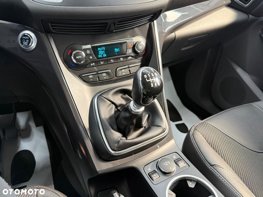 Ford Kuga 1.5 EcoBoost 2x4 Titanium - 19