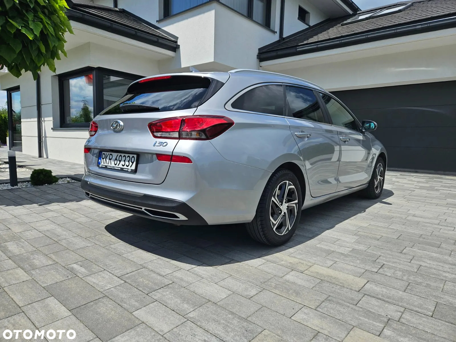 Hyundai i30 1.6 D Classic + - 12