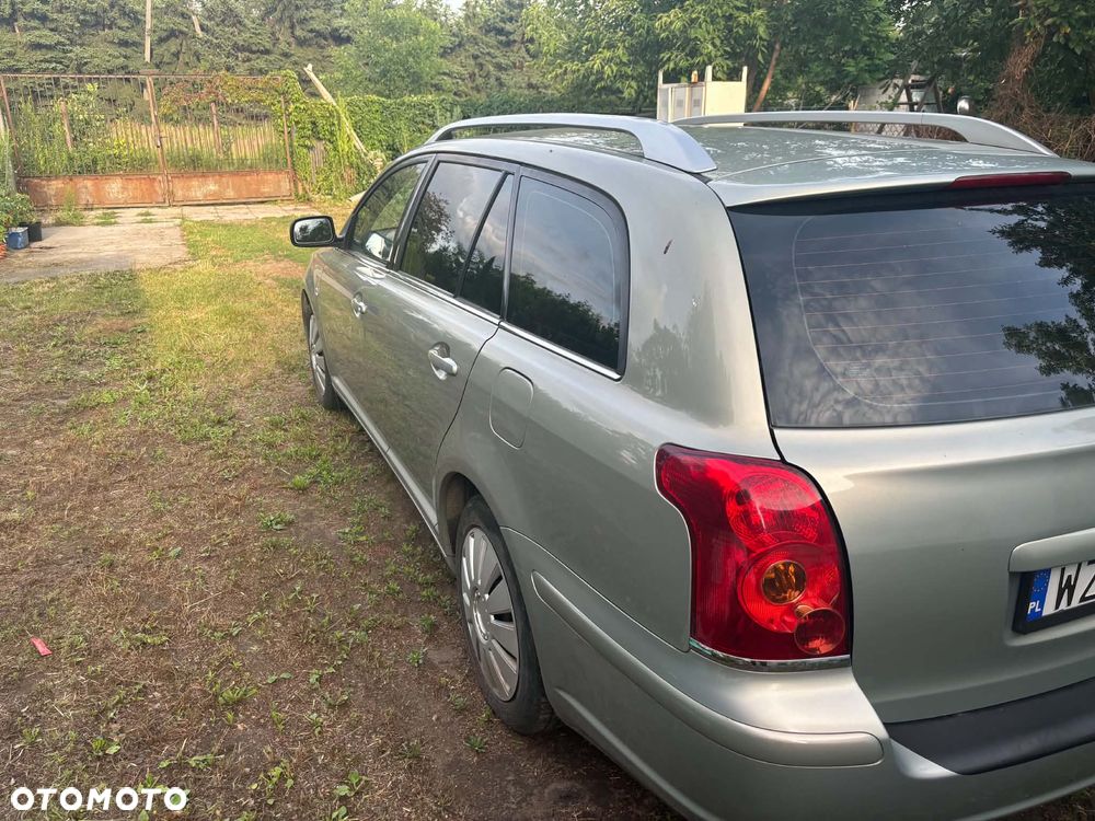 Toyota Avensis - 4