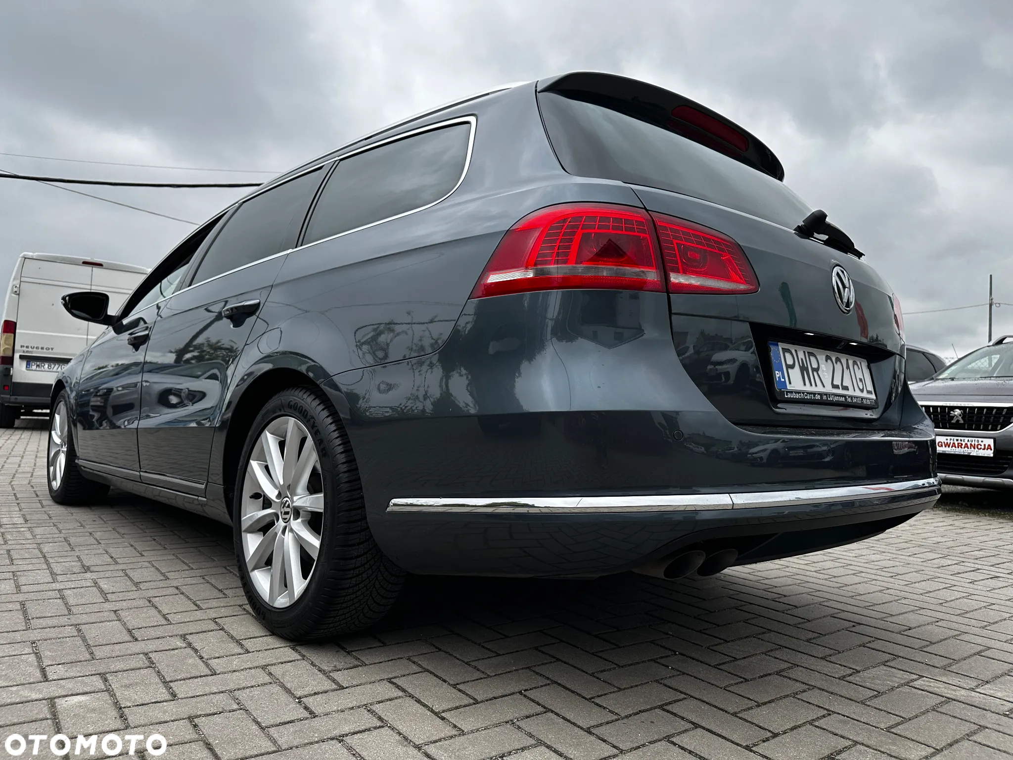 Volkswagen Passat - 35