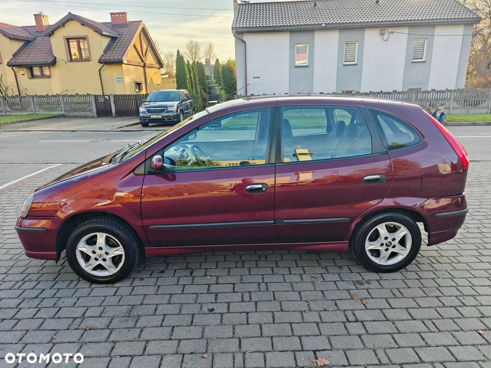 Nissan Almera Tino 1.8 Comfort High - 12