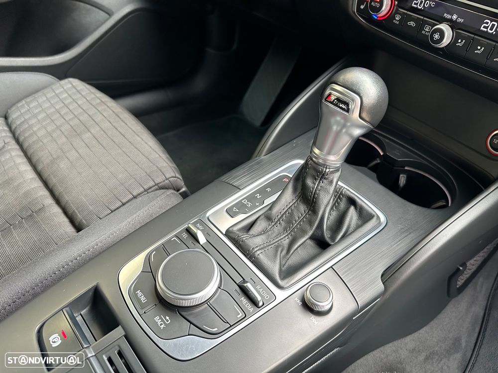 Audi A3 1.6 TDI Sport S tronic - 23