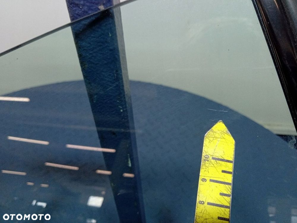 MERCEDES CLK W209 SZYBA  TYŁ PRAWA - 6