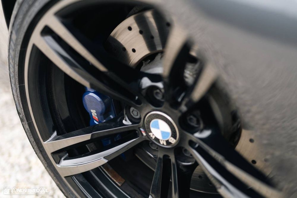 BMW M4 Auto - 37