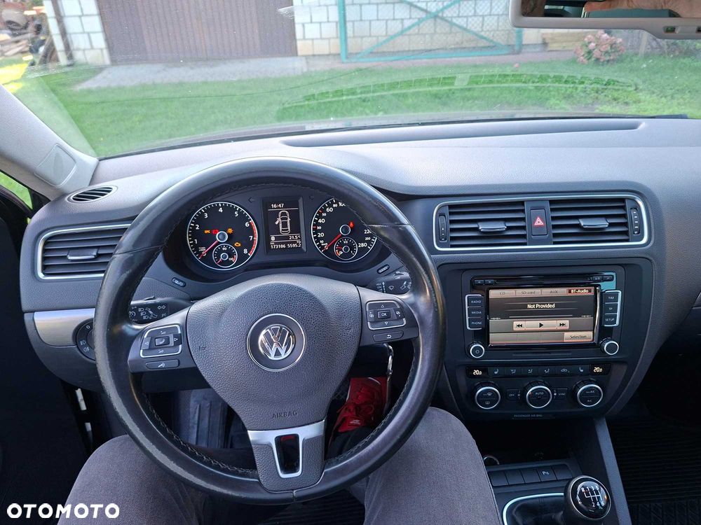 Volkswagen Jetta - 6