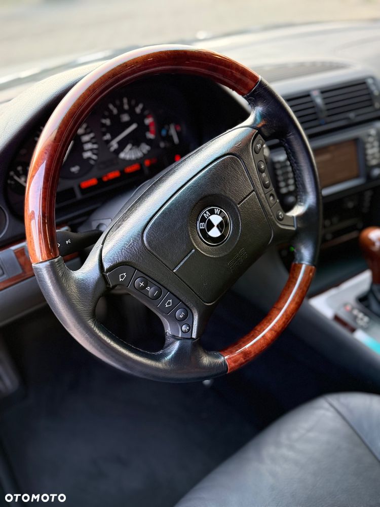 BMW Seria 7 740i - 20