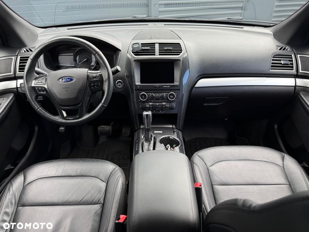 Ford Explorer - 34