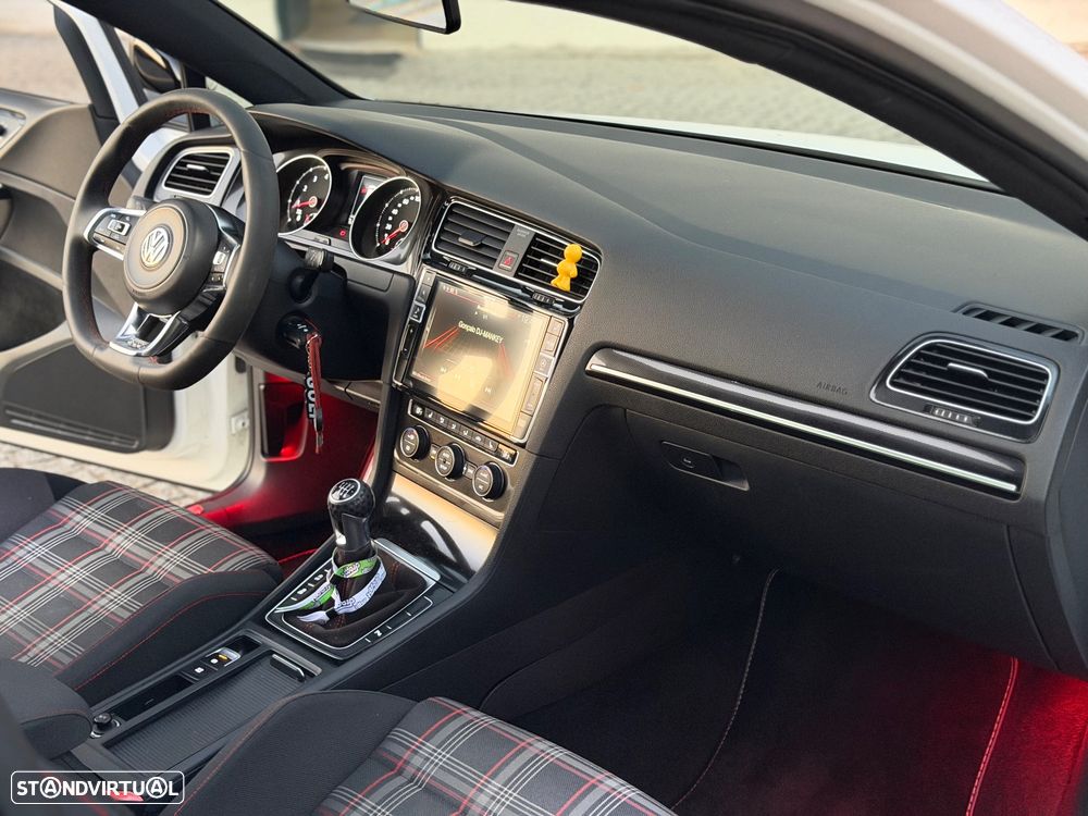 VW Golf 2.0 TSi GTi - 10