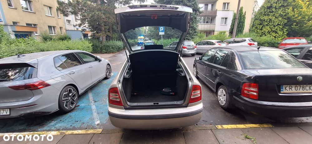 Skoda Octavia 1.6 Tour - 7