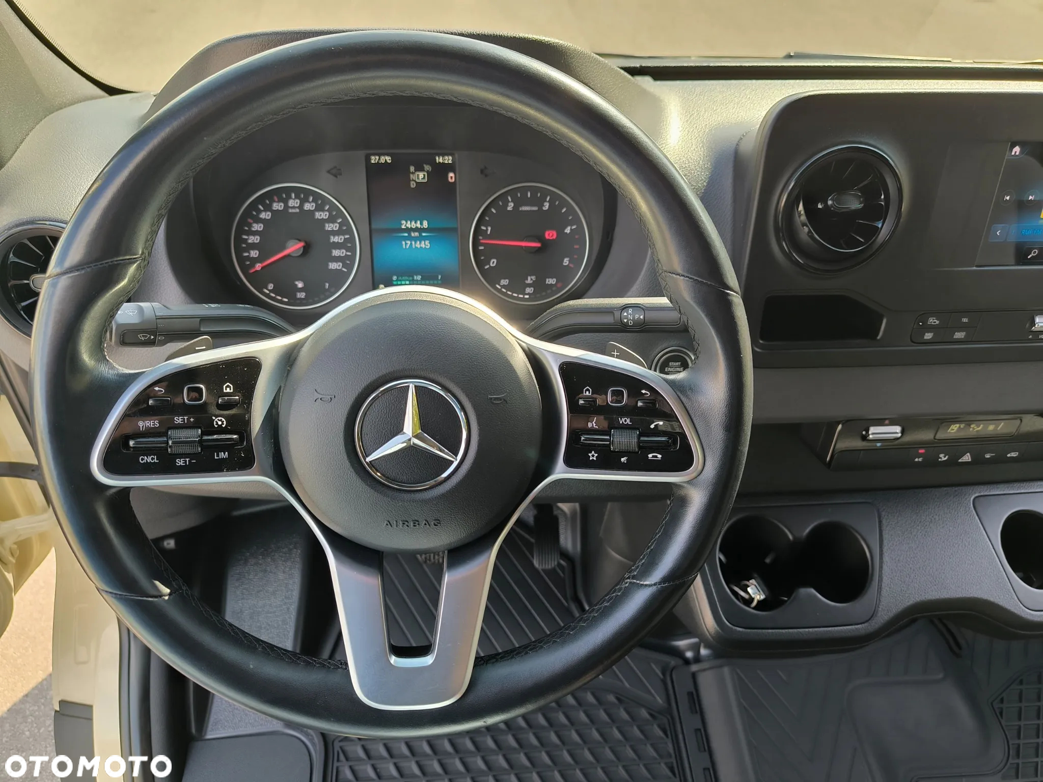 Mercedes-Benz Sprinter - 25
