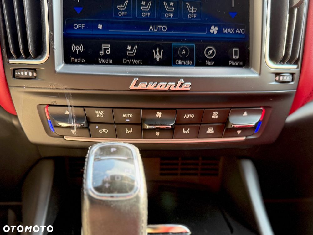 Maserati Levante Granlusso - 31