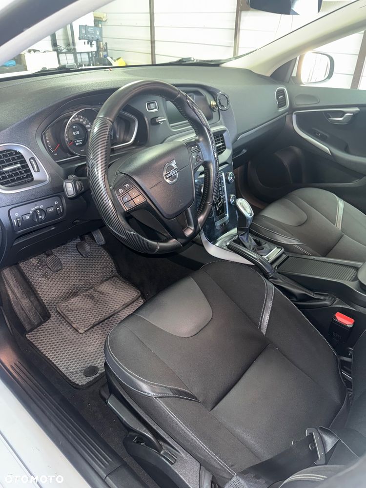 Volvo V40 D3 Momentum - 13