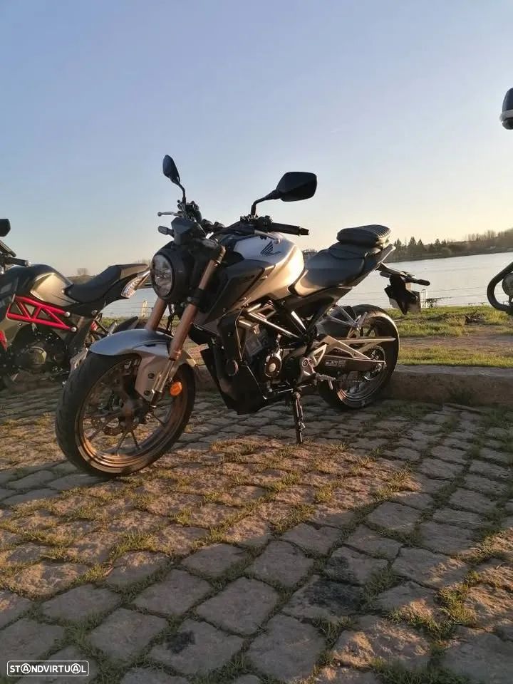 Honda CB CB125R - 1