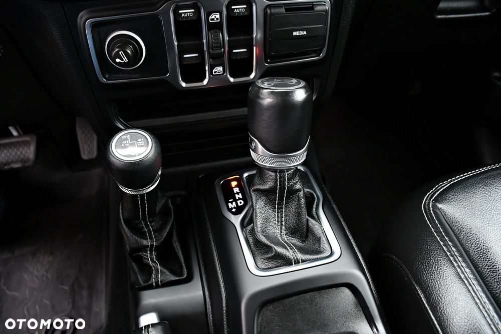 Jeep Wrangler Unlimited GME 2.0 Turbo Sahara - 26