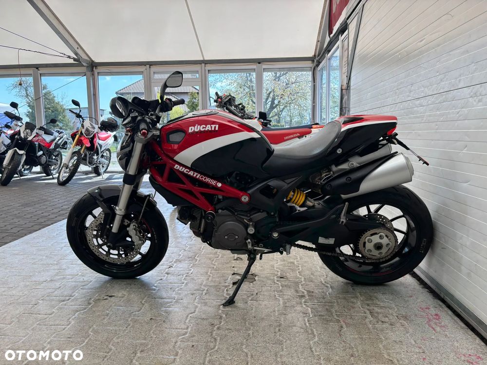 Ducati Monster - 10