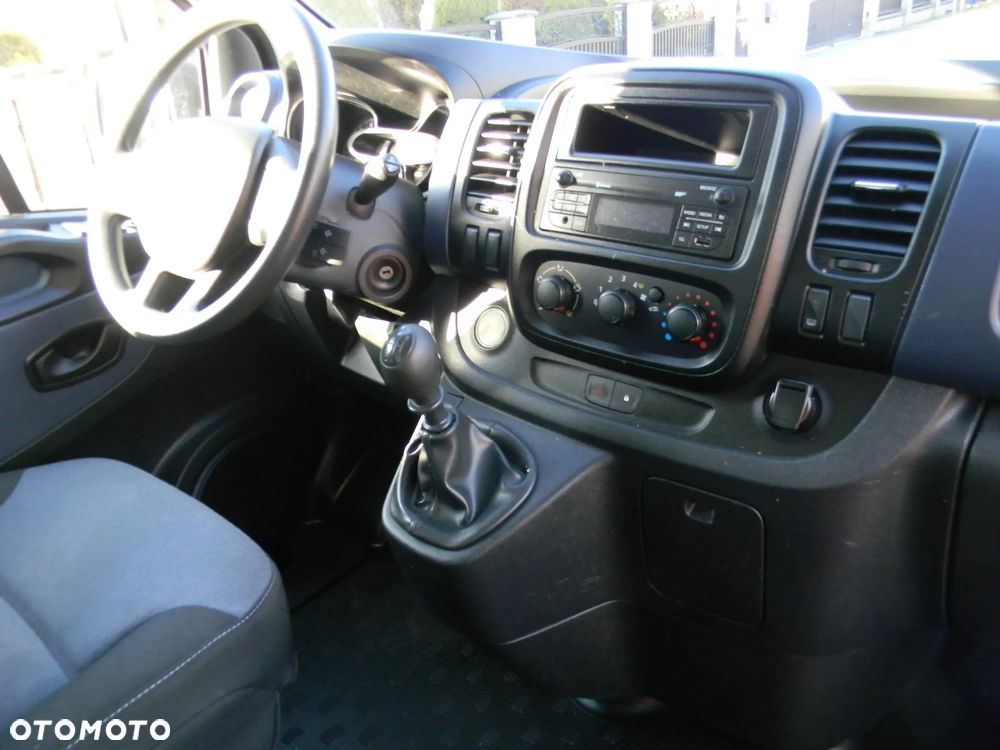 Opel Vivaro - 10