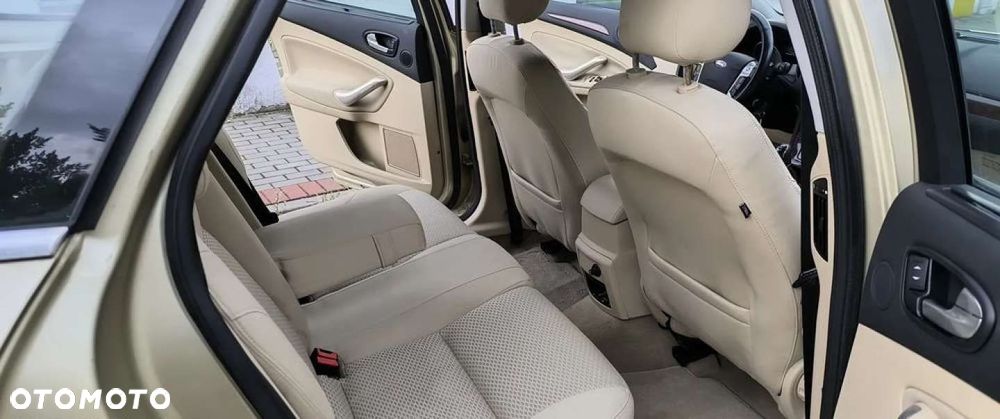 Ford Mondeo SW - 34