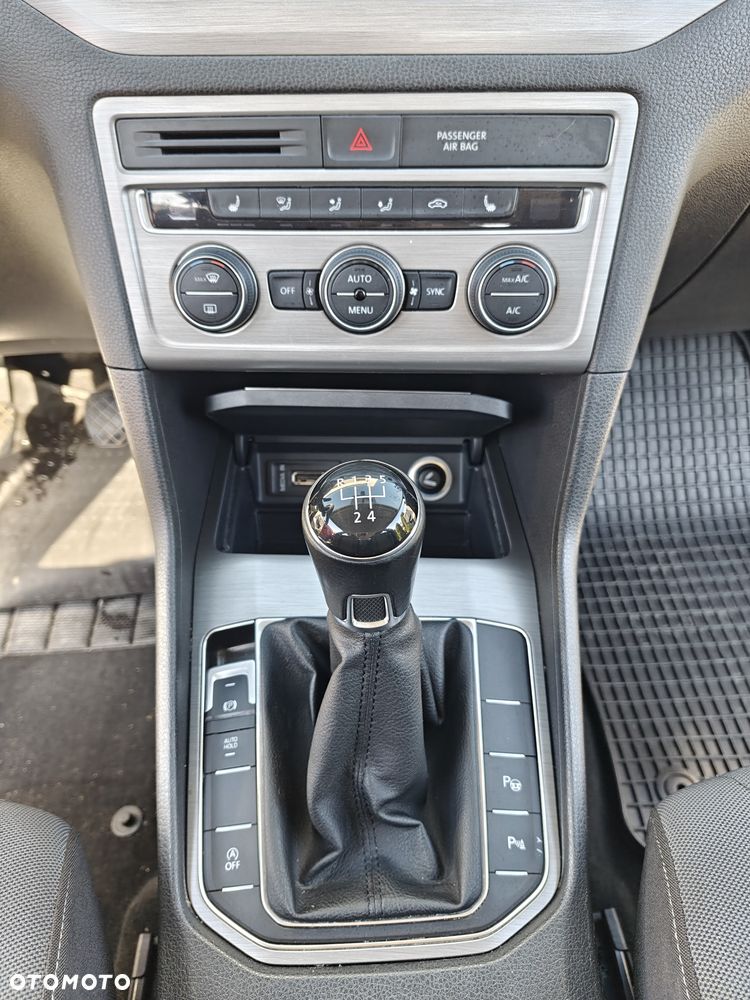 Volkswagen Golf 1.6 TDI BlueMotion Comfortline - 6