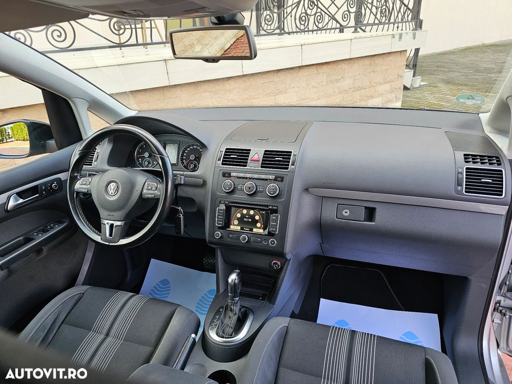 Volkswagen Touran 1.4 TSI DSG MATCH - 9