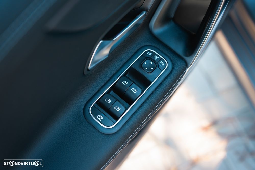 Mercedes-Benz A 250 e 8G-DCT AMG Line Advanced Plus - 23