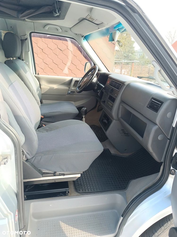 Volkswagen Multivan - 12