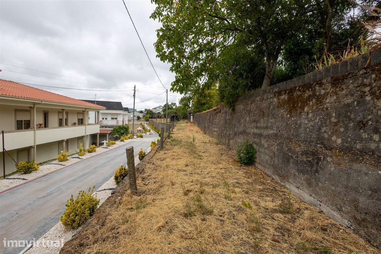 Terreno para construção com 1.700m2 em São Martinho do Campo, Santo Ti - Grande imagem: 2/4