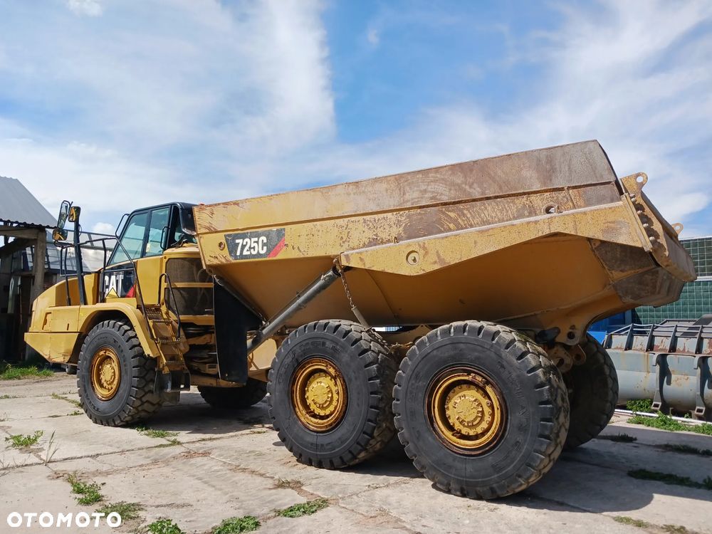 Caterpillar 725 C - 24