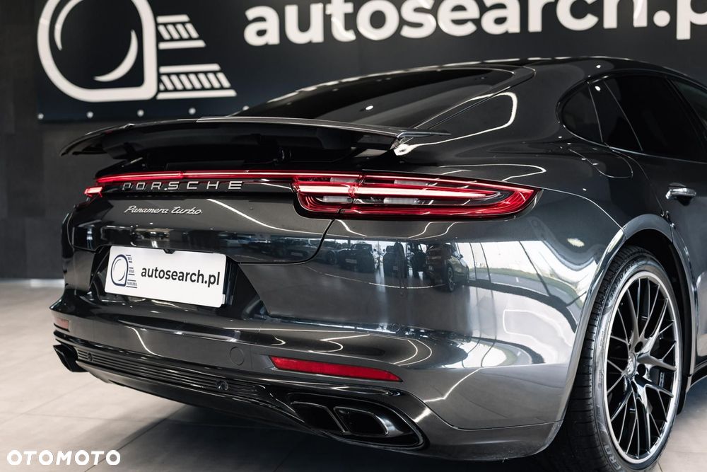 Porsche Panamera Turbo - 40