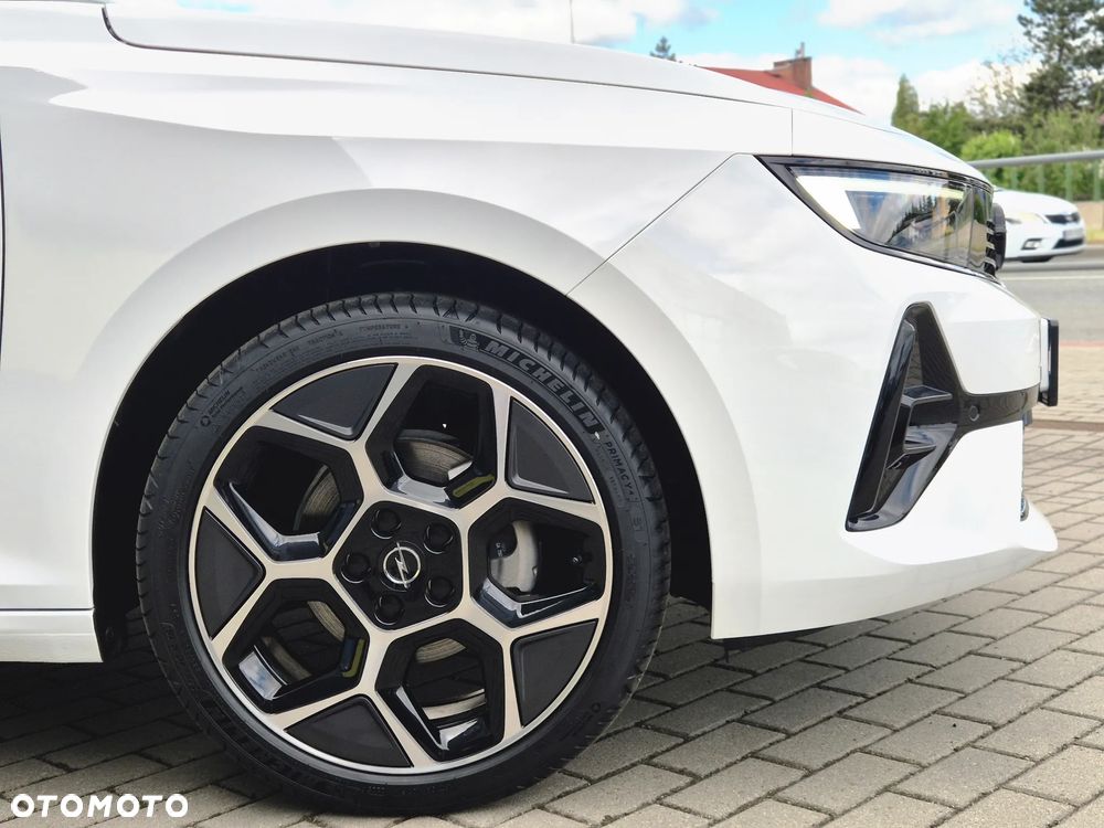 Opel Astra 1.2 T GS Line S&S - 9
